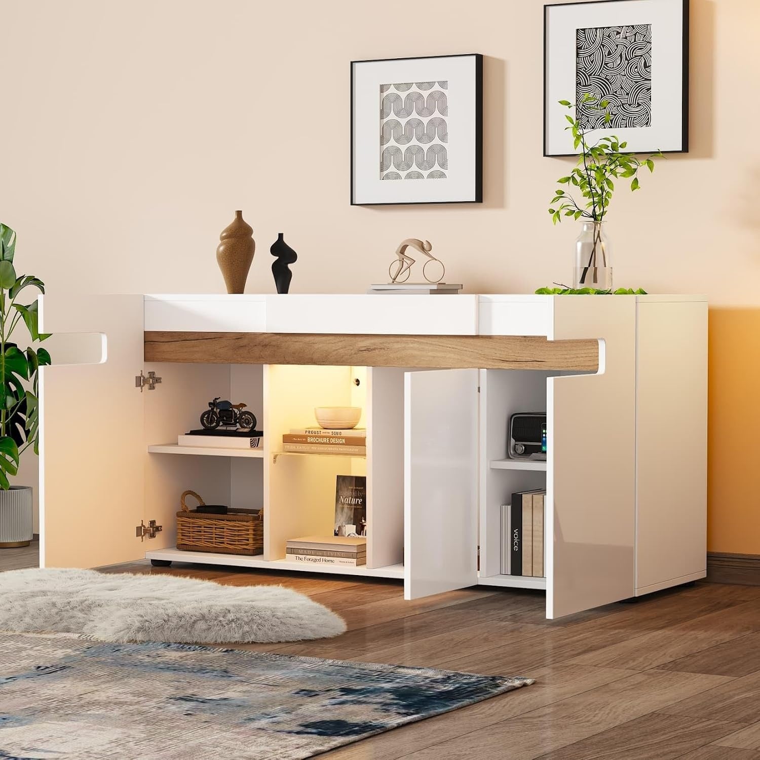 Buffet de cuisine brillant 140 x 40 x 70 cm avec trois portes, LED reglable et etageres ajustables pour rangement interieur